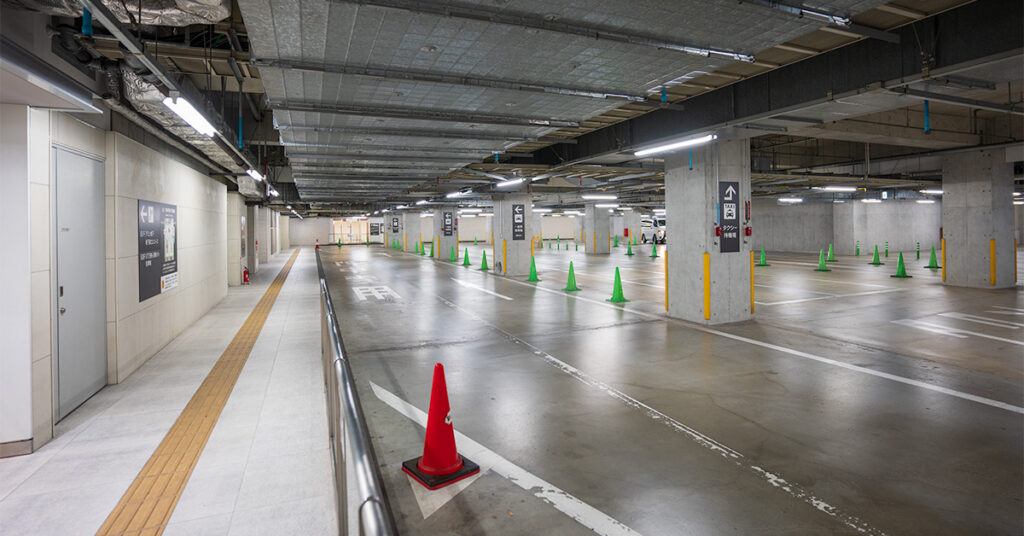 博多駅地下駐車場・送迎場