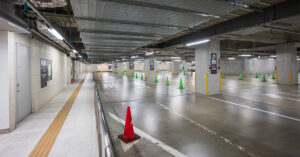 博多駅地下駐車場・送迎場
