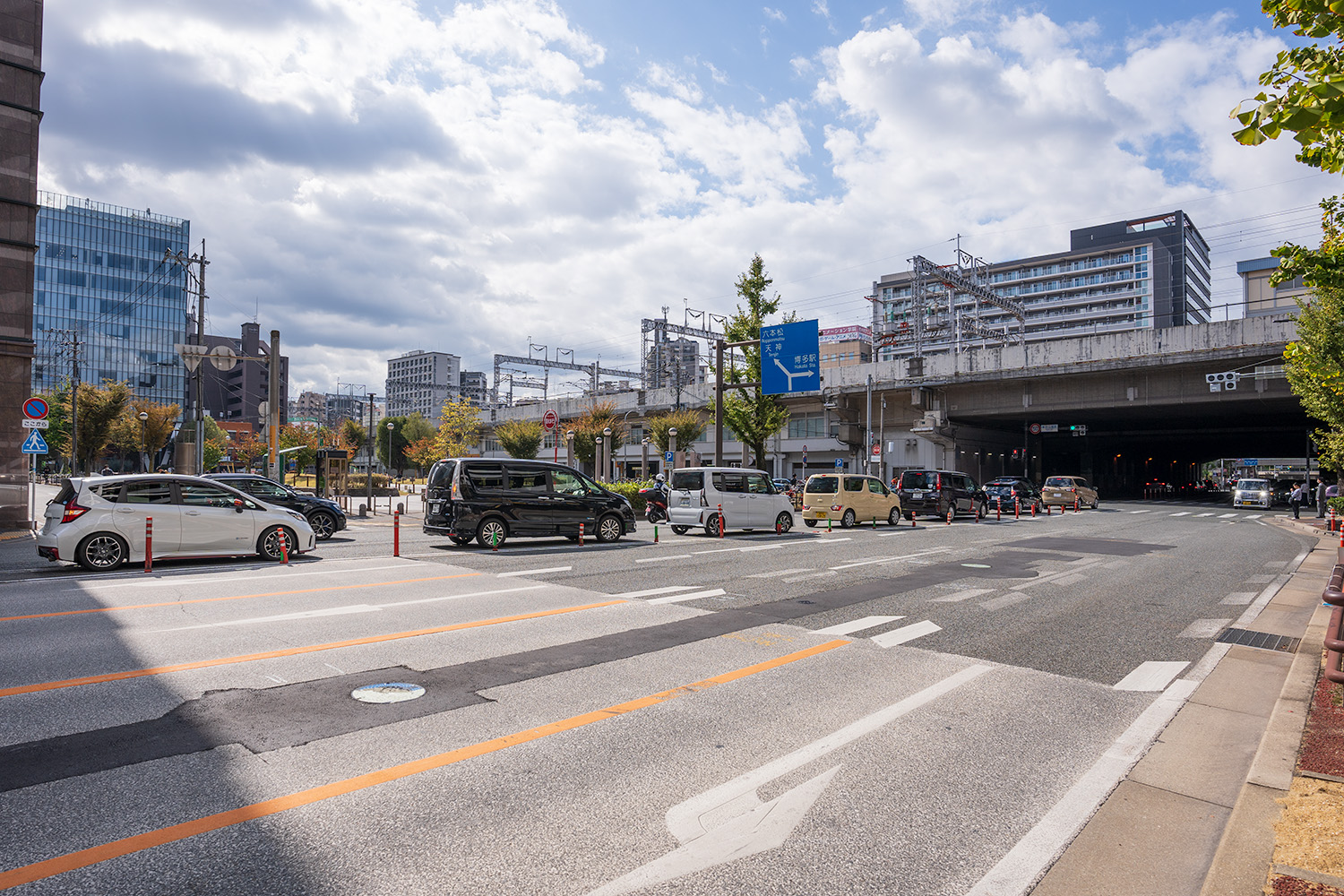 ヨドバシ博多 駐車場入口渋滞