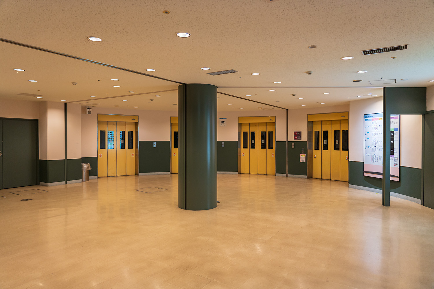 キャナルシティ博多 地下駐車場 サウスビル・OPA方面入口 エレベーターホール