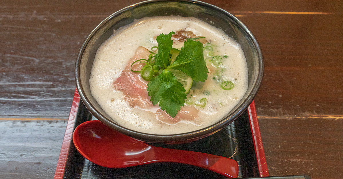 麺処 友池 豚白湯そば