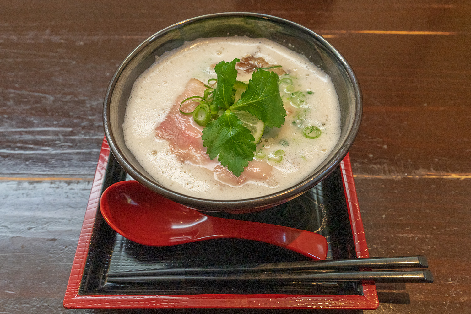 麺処 友池 豚白湯そば