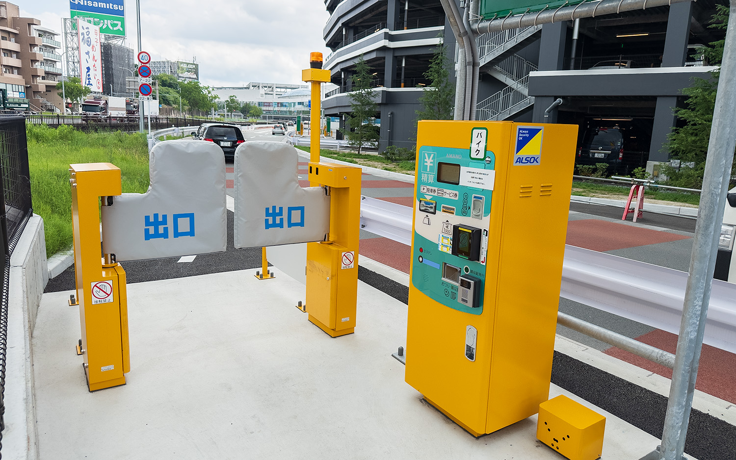 福岡空港 国内線駐輪場 バイクの出口