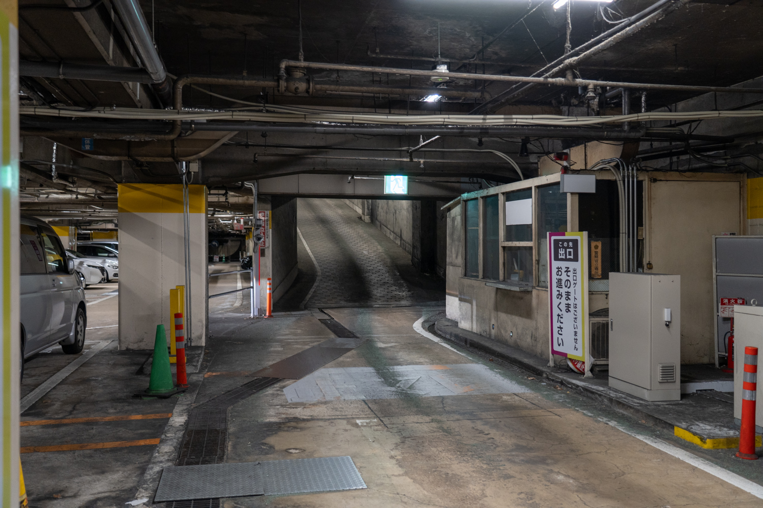 タイムズ イオンミーナ天神 地下出口