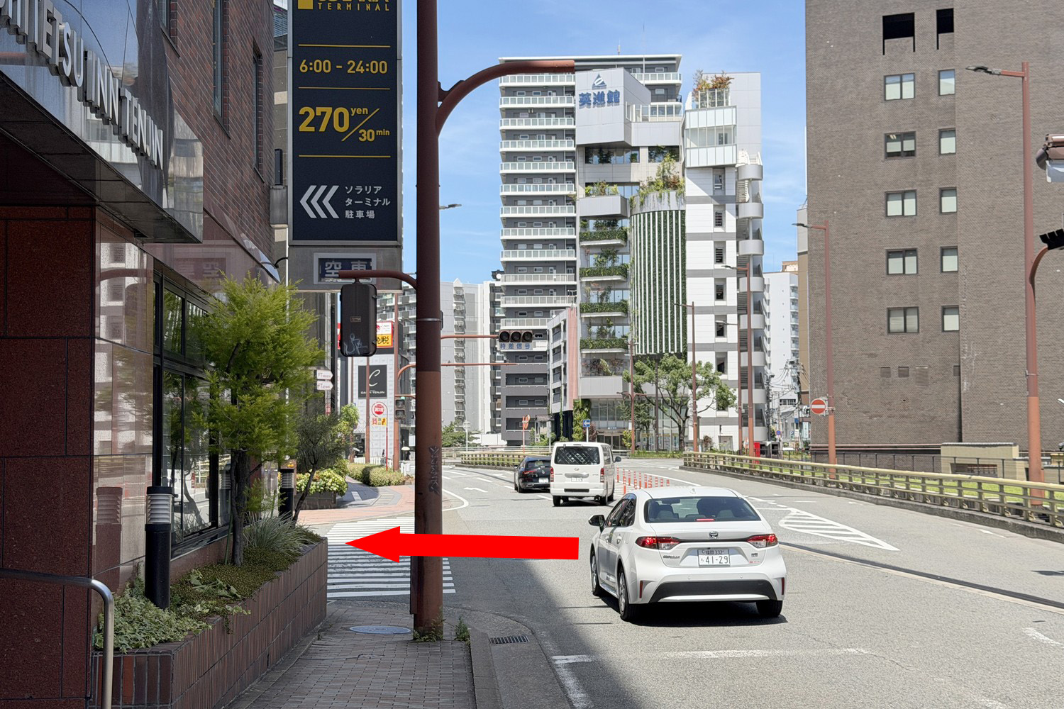 ソラリアターミナル駐車場｜料金（割引）・入口までの行き方を写真で徹底解説 行き方1