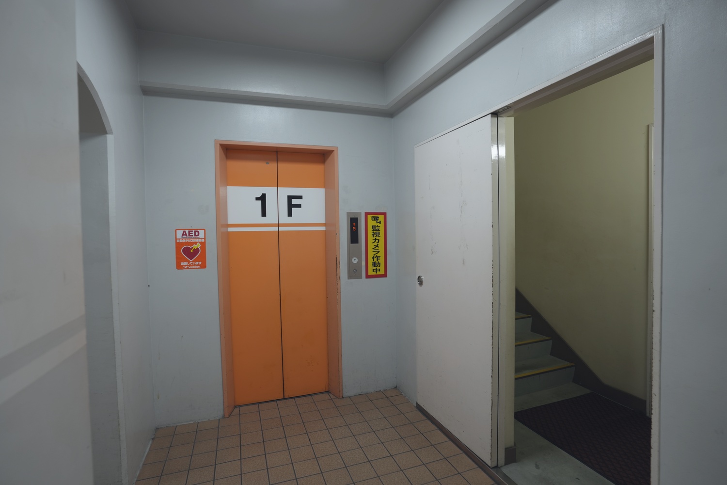 エレベーター(1階)