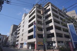 安国駐車場の建物外観