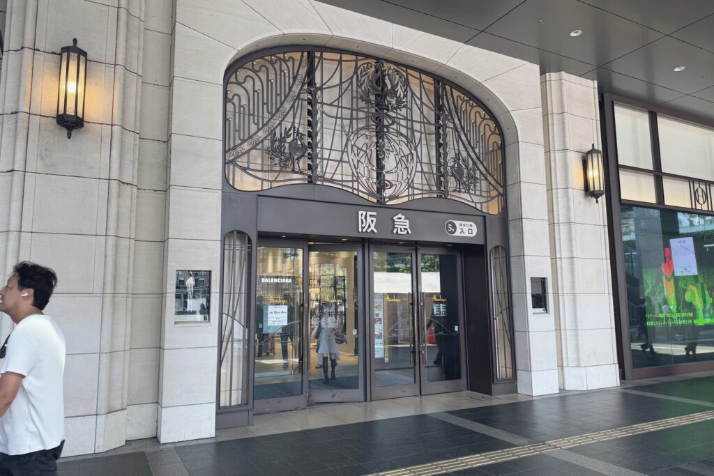 博多阪急の博多口側入口