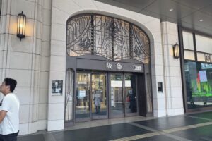 博多阪急の博多口側入口