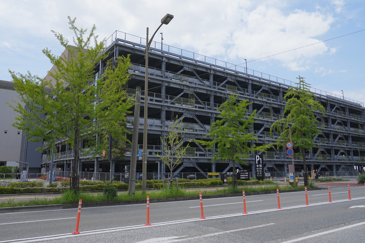 マリンメッセ福岡・国際会議場第1駐車場の外観