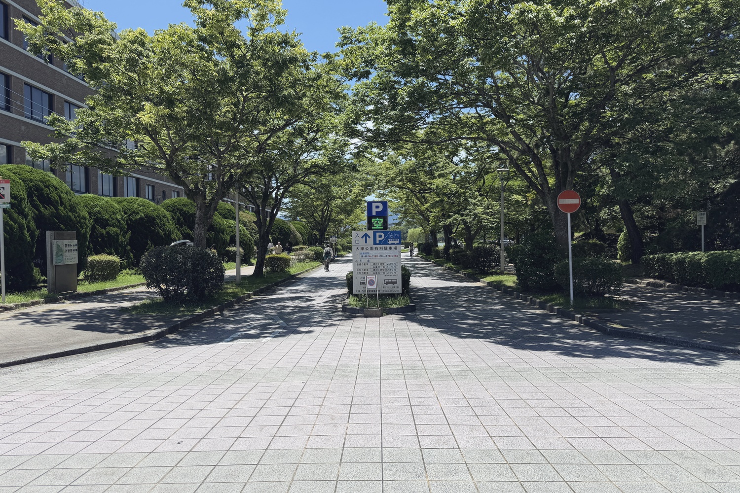 駐車場入口