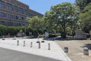 大濠公園有料駐車場の入口広場