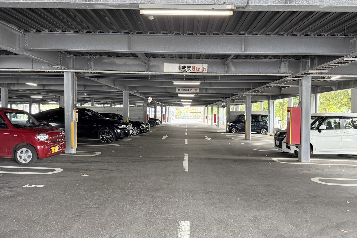 RKB駐車場の駐車フロア