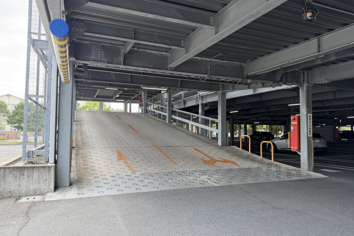 RKB駐車場のスロープ