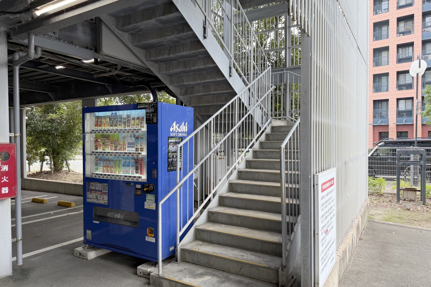 RKB駐車場の階段