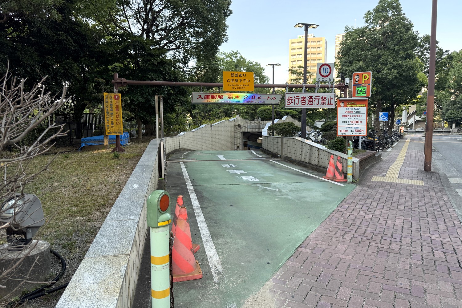 駐車場の入口