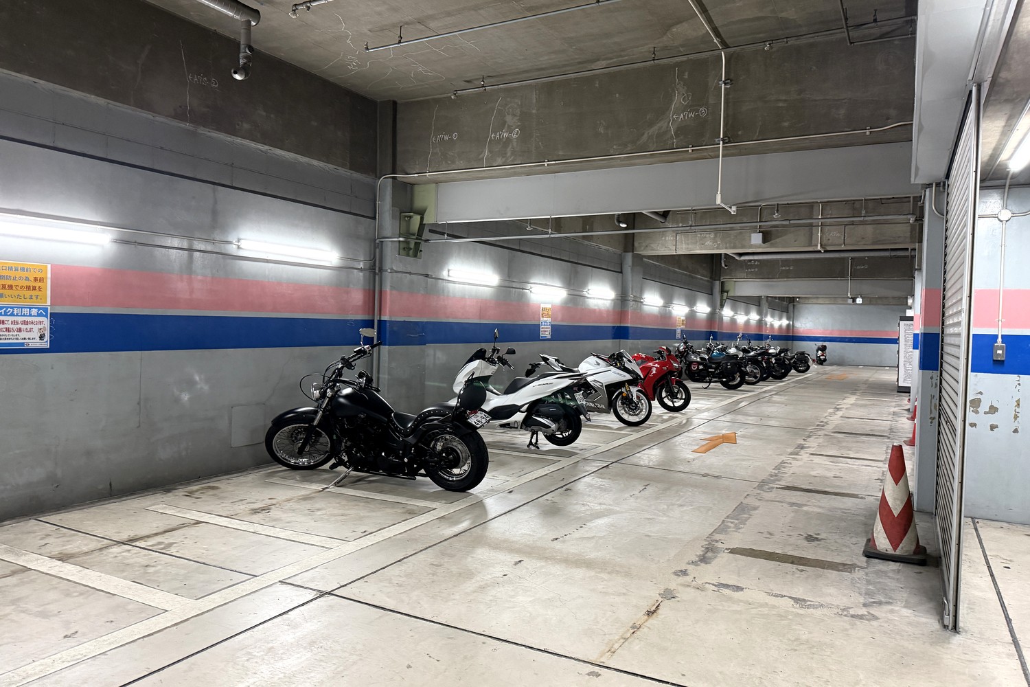 バイク駐車エリア