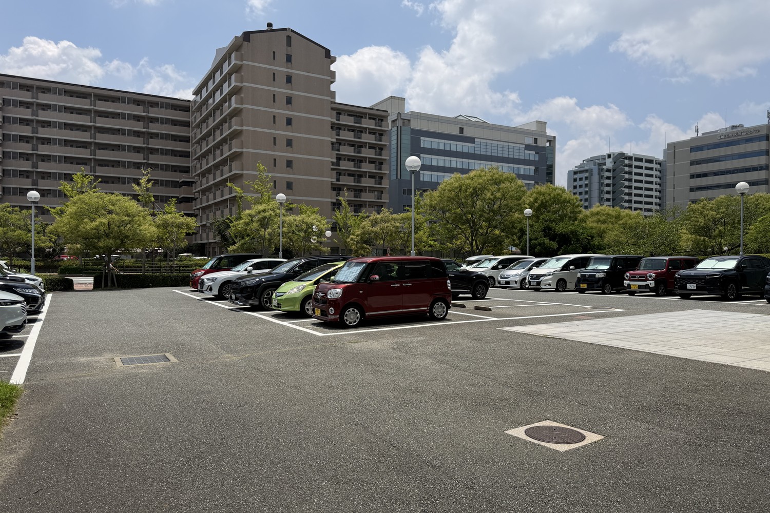 駐車場の全景