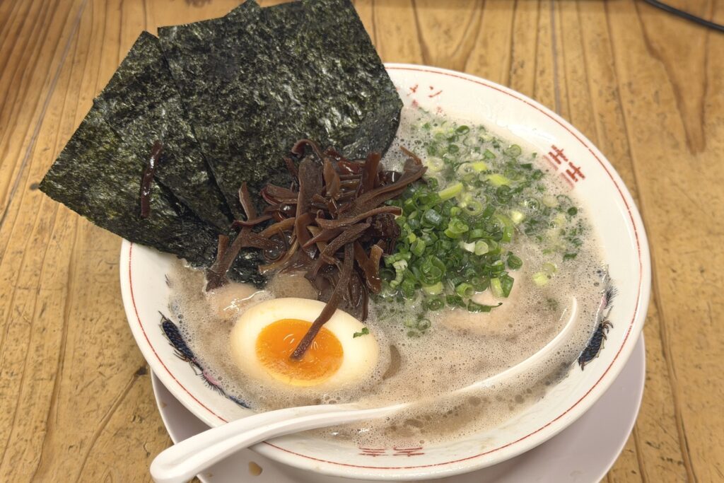 福間ラーメン ろくでなしの特製ラーメン