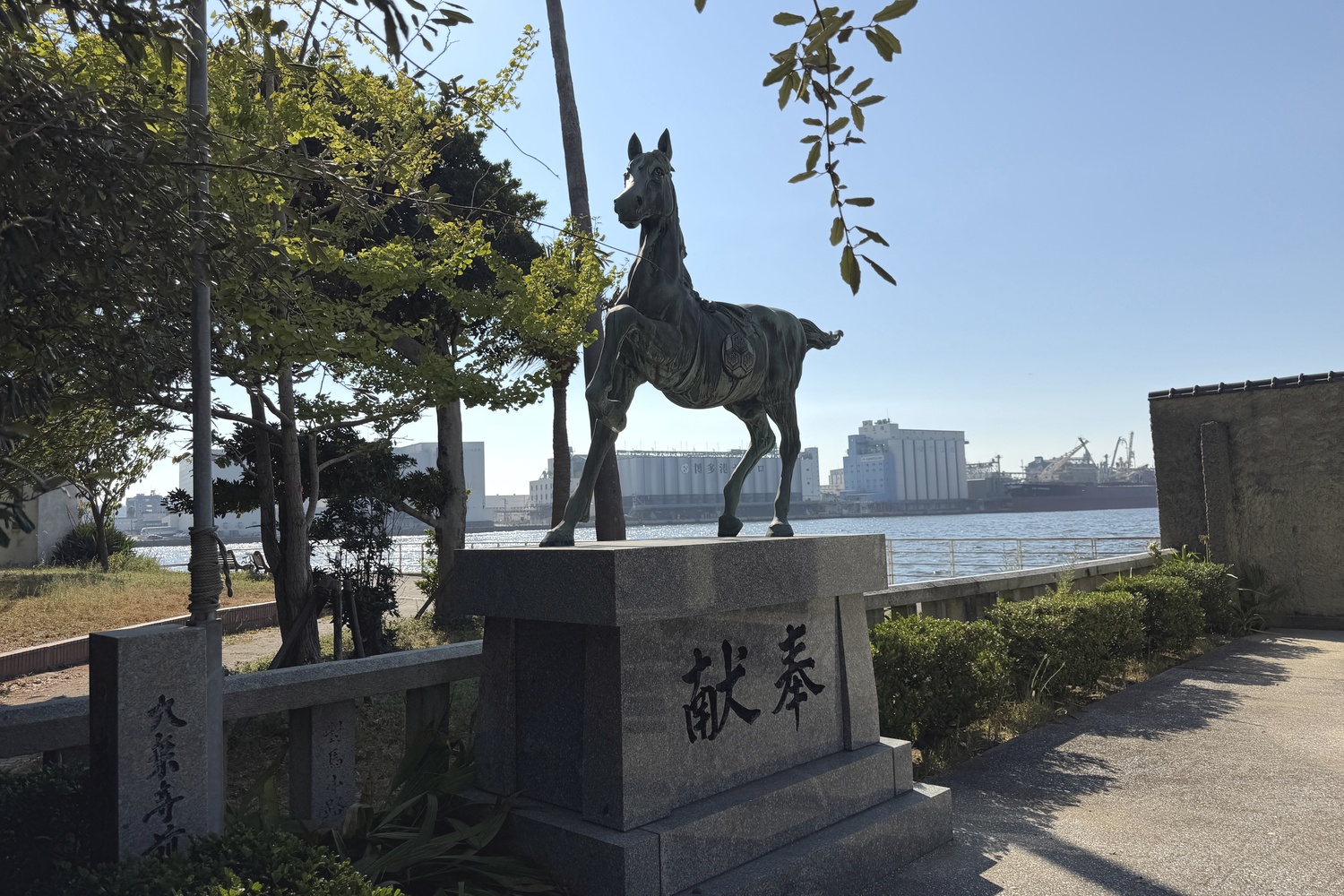 櫛田神社浜宮の神馬像