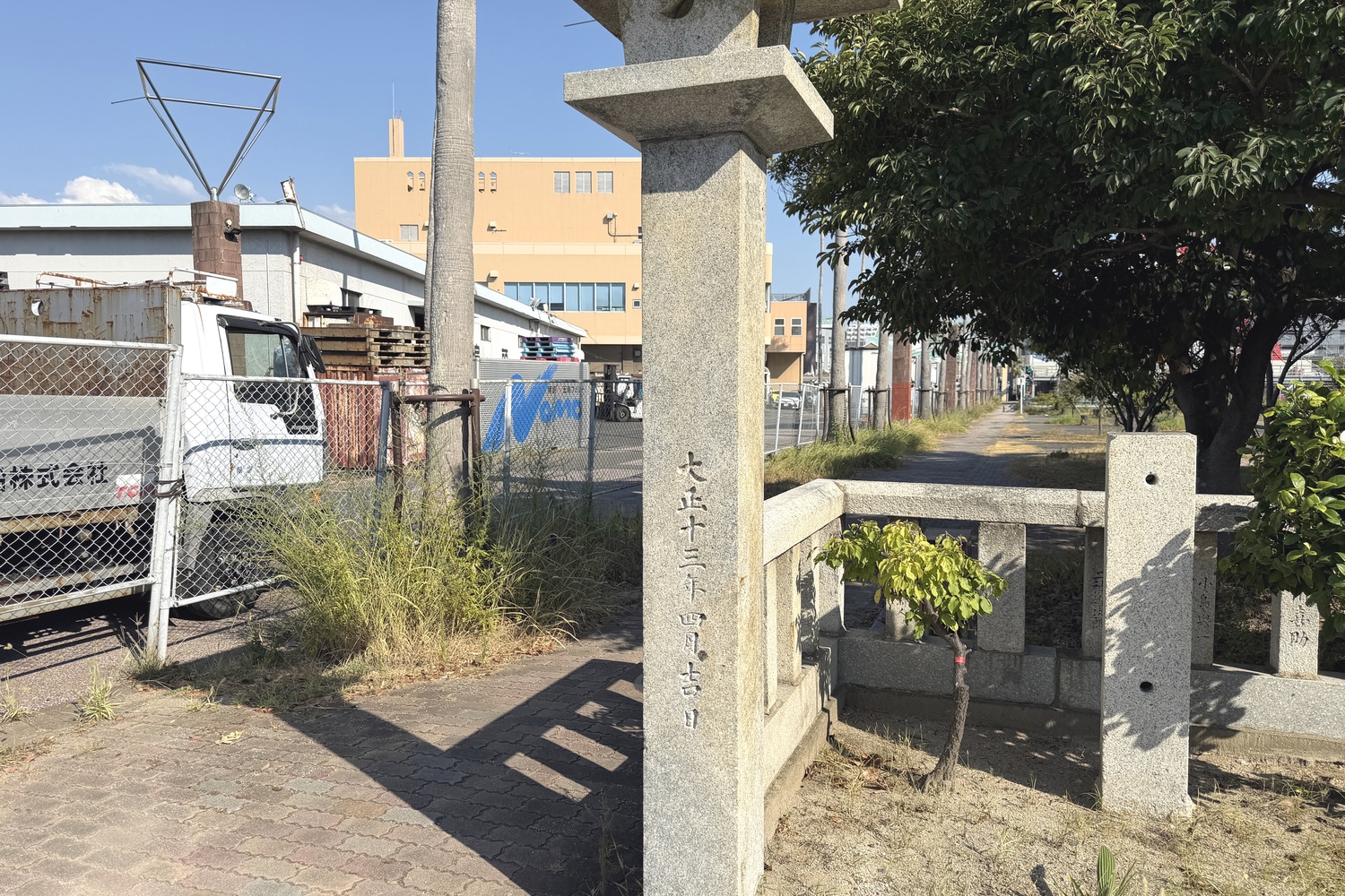 櫛田神社浜宮の灯篭の柱